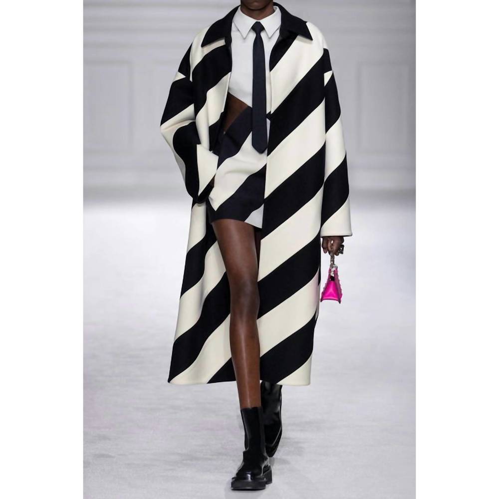 NEW VALENTINO oversized striped coat in monochrome - Picture 4 of 5